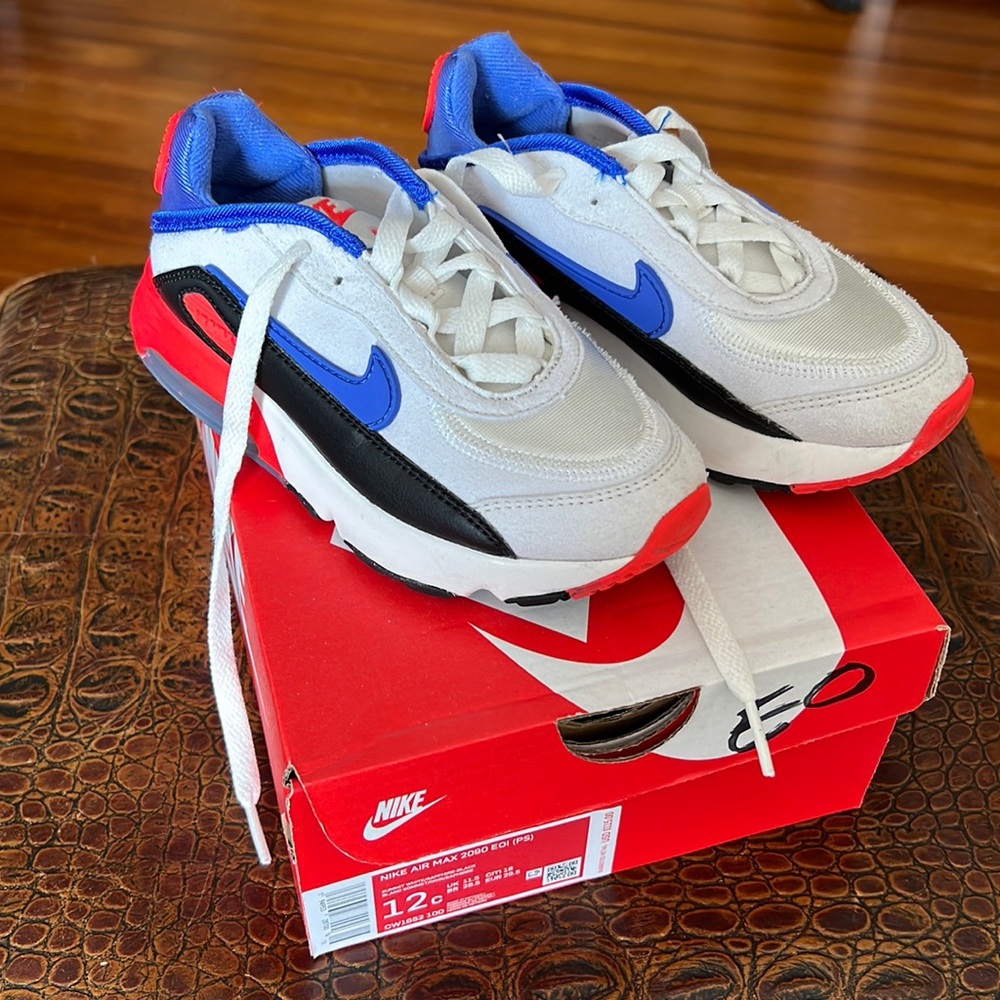 **Like New** Nike Air Max 2090 EOI (PS)